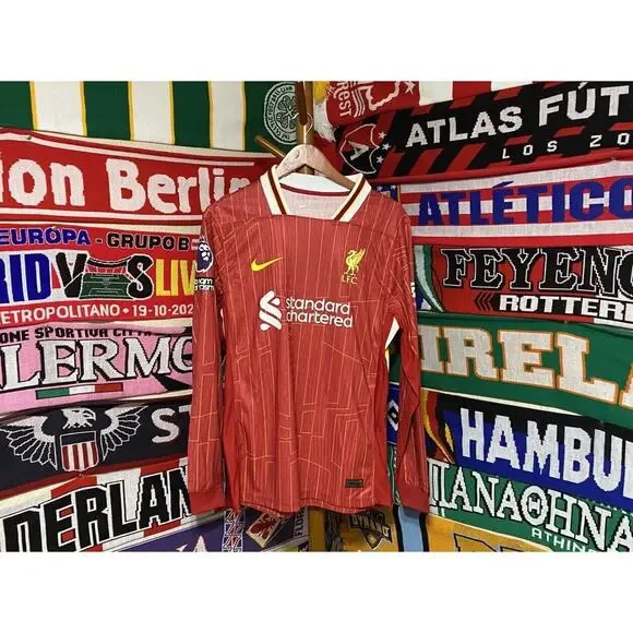 Liverpool | Men’s Large Long-Sleeve Jersey - Picture 6 of 7